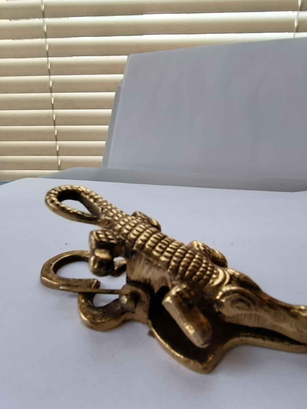 Vintage Metal Crocodile Mail Holder About 3 3/4 Long Dated 1988 - Picture 2 of 5